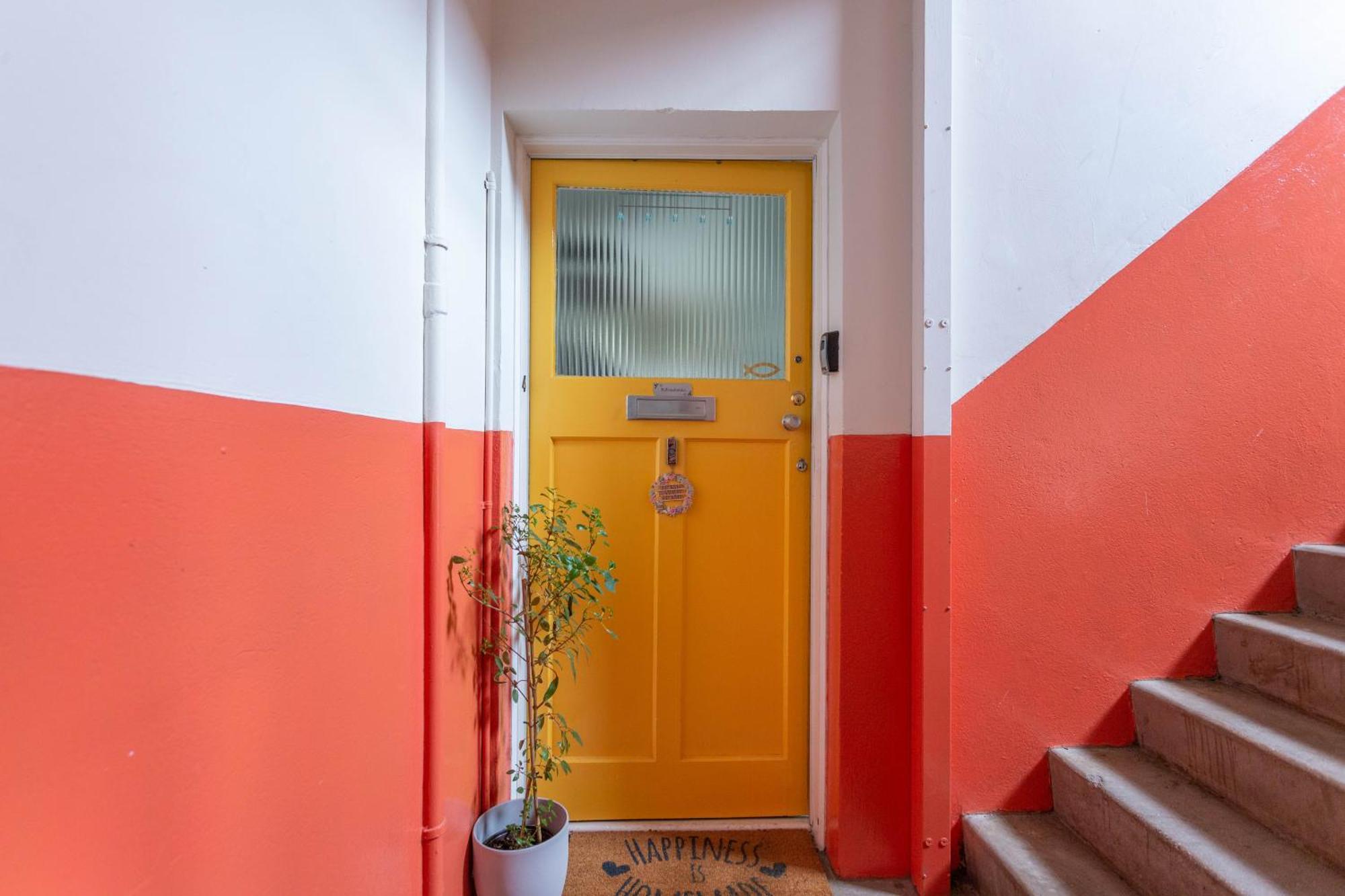 Bright & Spacious Double Room With Garden View- Close To Airport & City Centre Edinburgh Exterior photo